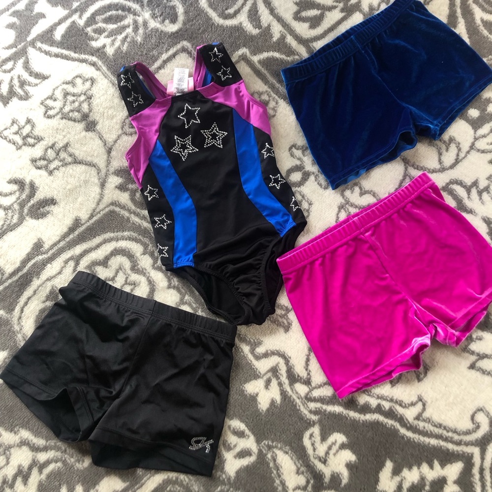 Leotard 8/10 and 3 gym shorts M